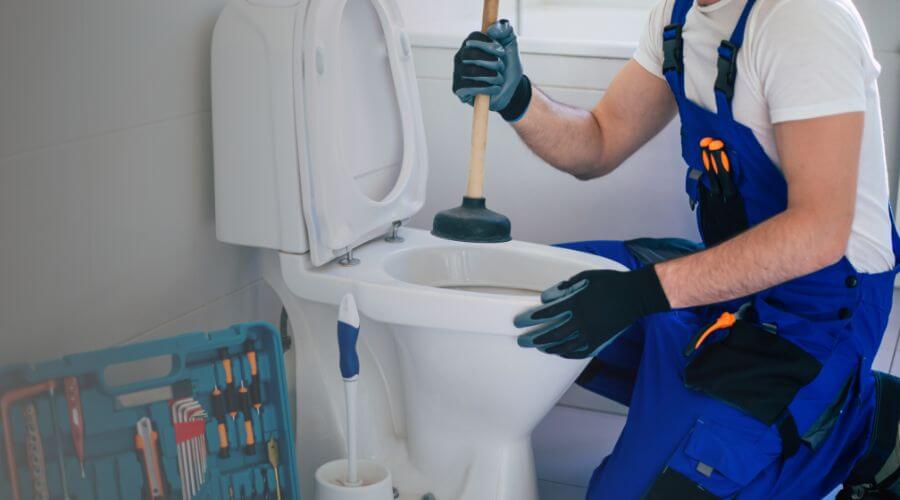 Professional septic pumping service in New Douglas, IL